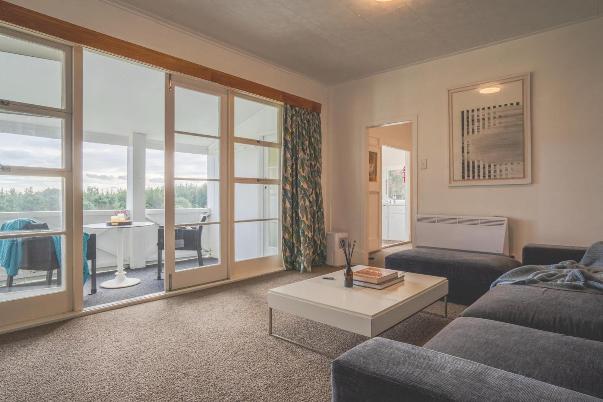 Muriwai Lodge エクステリア 写真